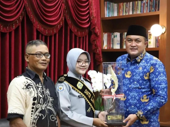 Dari Hutan Ke Layar Lebar, Aca Duta Lingkungan Hidup Jawa barat Jadi Aktor Film Cigombong